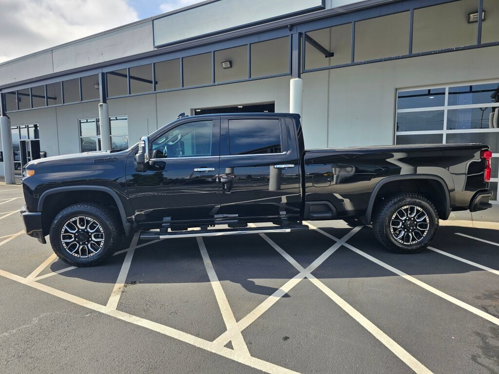 Used 2022 Chevrolet Silverado 2500 High Country w/ Safety Package II AWD/4WD image 2