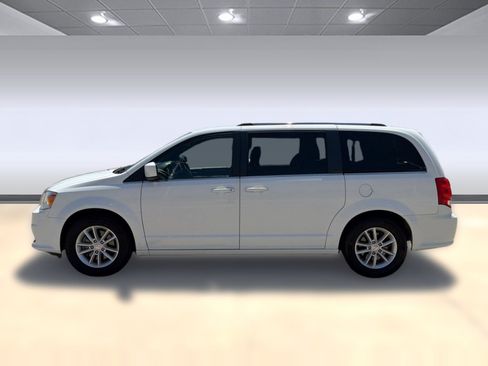 Used 2020 Dodge Grand Caravan SXT FWD image 2