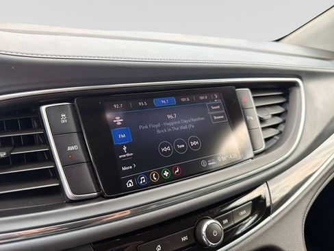 Used 2021 Buick Enclave Essence AWD/4WD image 23