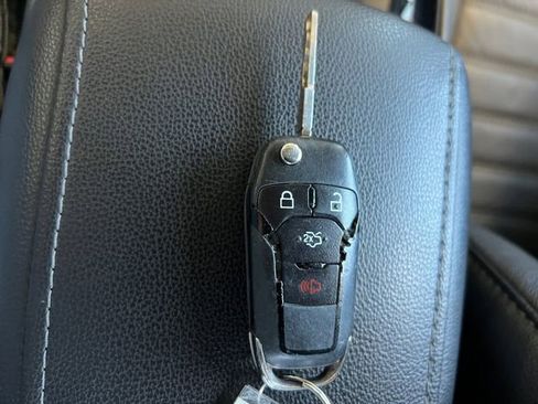 Used 2014 Ford Fusion SE w/ Equipment Group 202A image 23