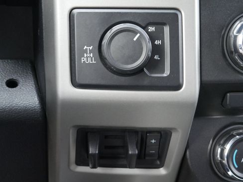 Used 2017 Ford F250 Lariat image 9