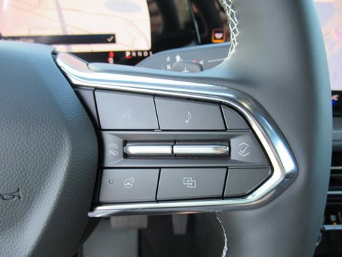 New 2026 Chevrolet Traverse LT w/ Driver Confidence Package FWD image 23