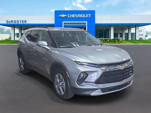 New 2026 Chevrolet Blazer LT w/ Convenience Package AWD/4WD image 4