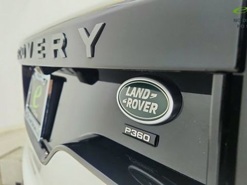 Used 2023 Land Rover Discovery HSE R-Dynamic AWD/4WD image 18