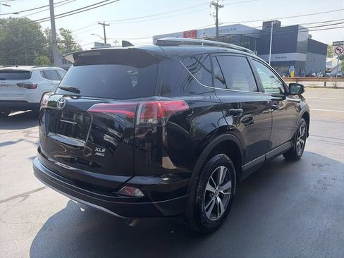 Used 2018 Toyota RAV4 XLE AWD/4WD image 8