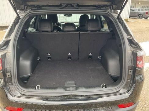 Used 2025 Jeep Compass Limited image 18