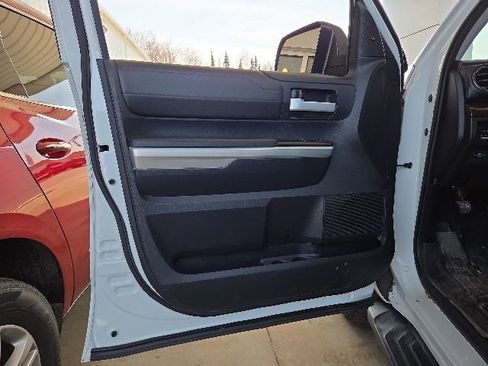 Used 2016 Toyota Tundra Limited AWD/4WD image 23