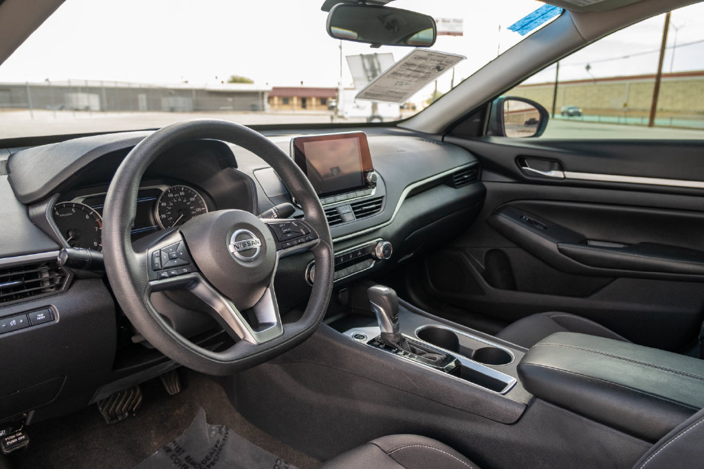 Used 2022 Nissan Altima 2.5 SV FWD image 14