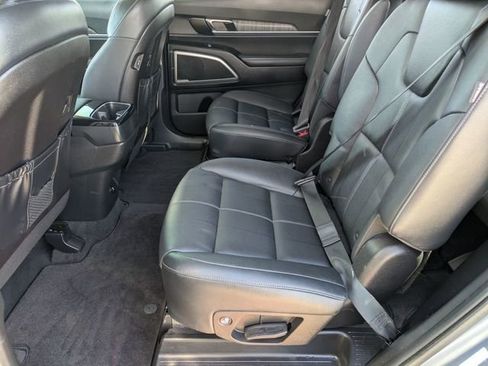 Used 2023 Kia Telluride EX w/ EX Captain's Chair Package image 29