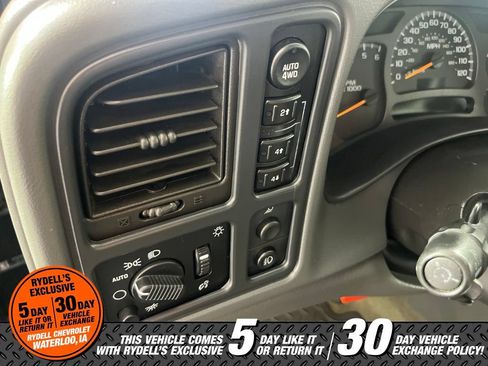 Used 2004 Chevrolet Silverado 2500 LT AWD/4WD image 26