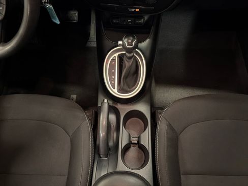 Used 2019 Kia Soul FWD image 20