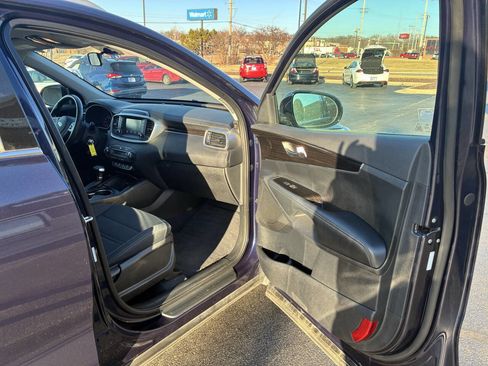 Used 2020 Kia Sorento LX w/ LX I4 Convenience Package image 10