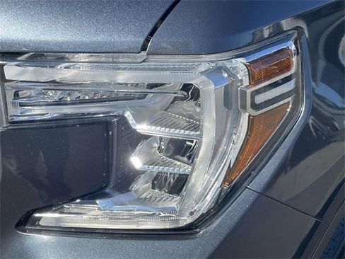 Used 2021 GMC Sierra 1500 AT4 w/ AT4 Preferred Package image 8