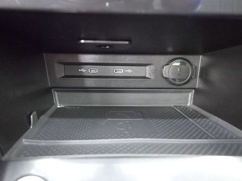 Used 2024 Volkswagen Tiguan SE FWD image 20