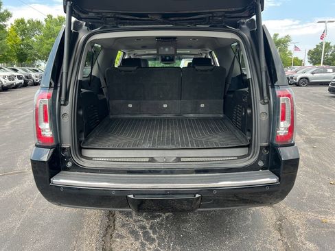Used 2019 GMC Yukon XL Denali w/ Denali Ultimate Package AWD/4WD image 9
