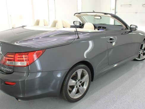 Used 2011 Lexus IS 250C image 15