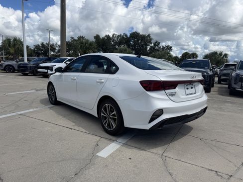 Certified 2023 Kia Forte LXS w/ LXS Technology Package FWD image 6