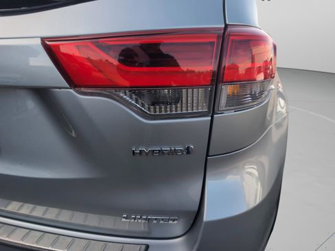 Used 2018 Toyota Highlander Limited Platinum image 34