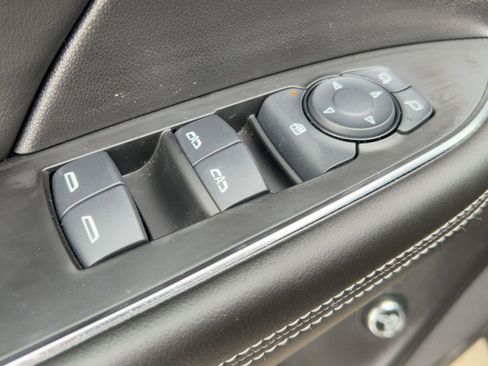 Certified 2023 Buick Envision Preferred w/ Sport Touring Package image 21