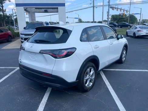 Used 2023 Honda HR-V LX image 5