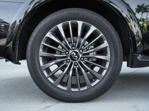 Used 2024 INFINITI QX80 Sensory image 12