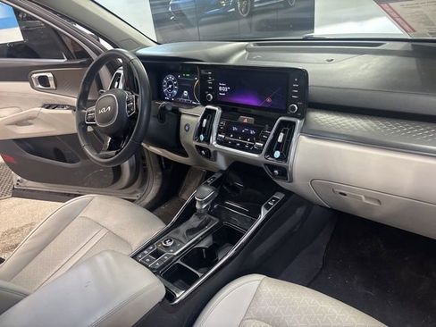 Certified 2023 Kia Sorento SX image 18