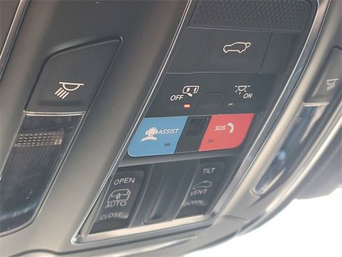 New 2025 Jeep Grand Cherokee L Altitude image 30