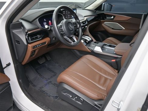 Used 2023 Acura MDX SH-AWD w/ Technology Package image 2