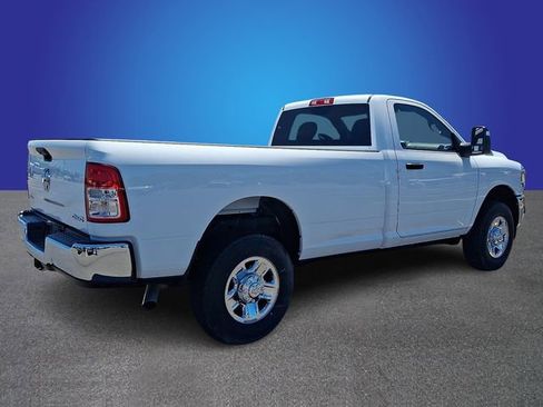 Used 2024 RAM 2500 Tradesman w/ Chrome Appearance Group AWD/4WD image 4