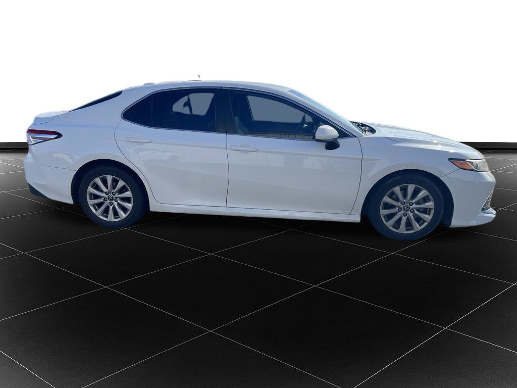 Used 2019 Toyota Camry LE FWD image 6