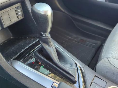 Used 2019 Toyota Corolla LE image 21