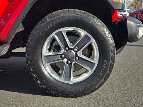 Used 2020 Jeep Wrangler Unlimited Sahara image 9