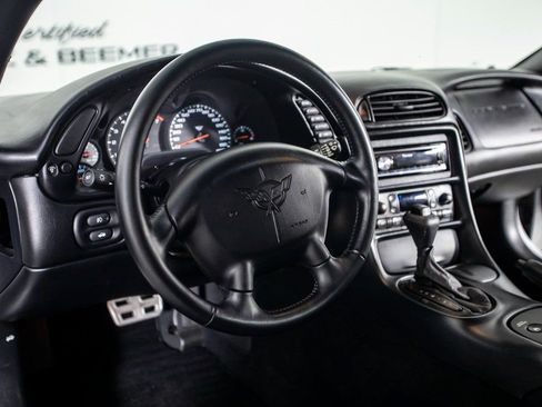 Used 1999 Chevrolet Corvette Base w/ Performance Handling Pkg image 18