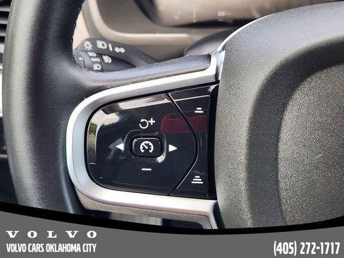 Certified 2025 Volvo XC90 B5 Core image 27