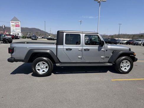 Used 2020 Jeep Gladiator Sport w/ Quick Order Package 24S AWD/4WD image 5
