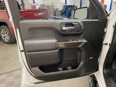 Used 2020 Chevrolet Silverado 1500 RST image 27