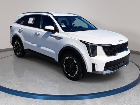 Used 2024 Kia Sorento S FWD image 3