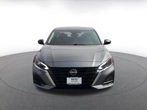 Used 2024 Nissan Altima 2.5 SV image 4