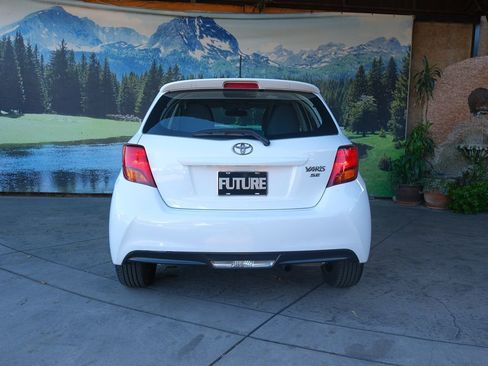 Used 2016 Toyota Yaris SE image 5