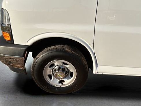 Used 2024 Chevrolet Express 3500 LT w/ LT Preferred Equipment Group image 29