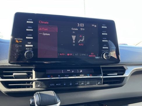 Used 2022 Toyota Sienna XLE image 46