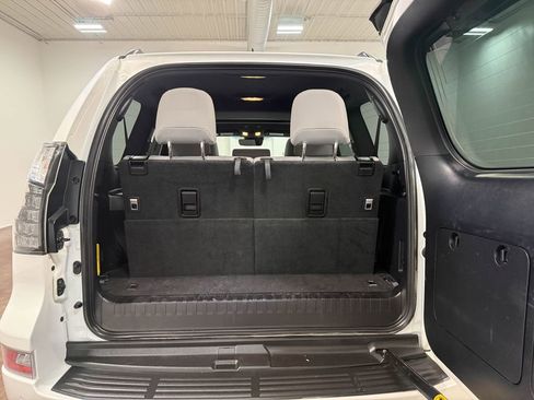 Used 2023 Lexus GX 460 image 74