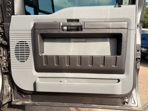 Used 2015 Ford F250 XL w/ Power Equipment Group AWD/4WD image 11