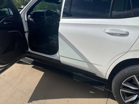 Used 2023 Cadillac Escalade Sport Platinum w/ LPO, Floor Liner Package AWD/4WD image 13