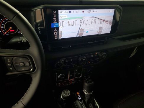 New 2025 Jeep Gladiator Rubicon image 14