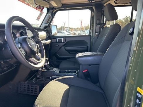 Used 2023 Jeep Gladiator Willys image 33