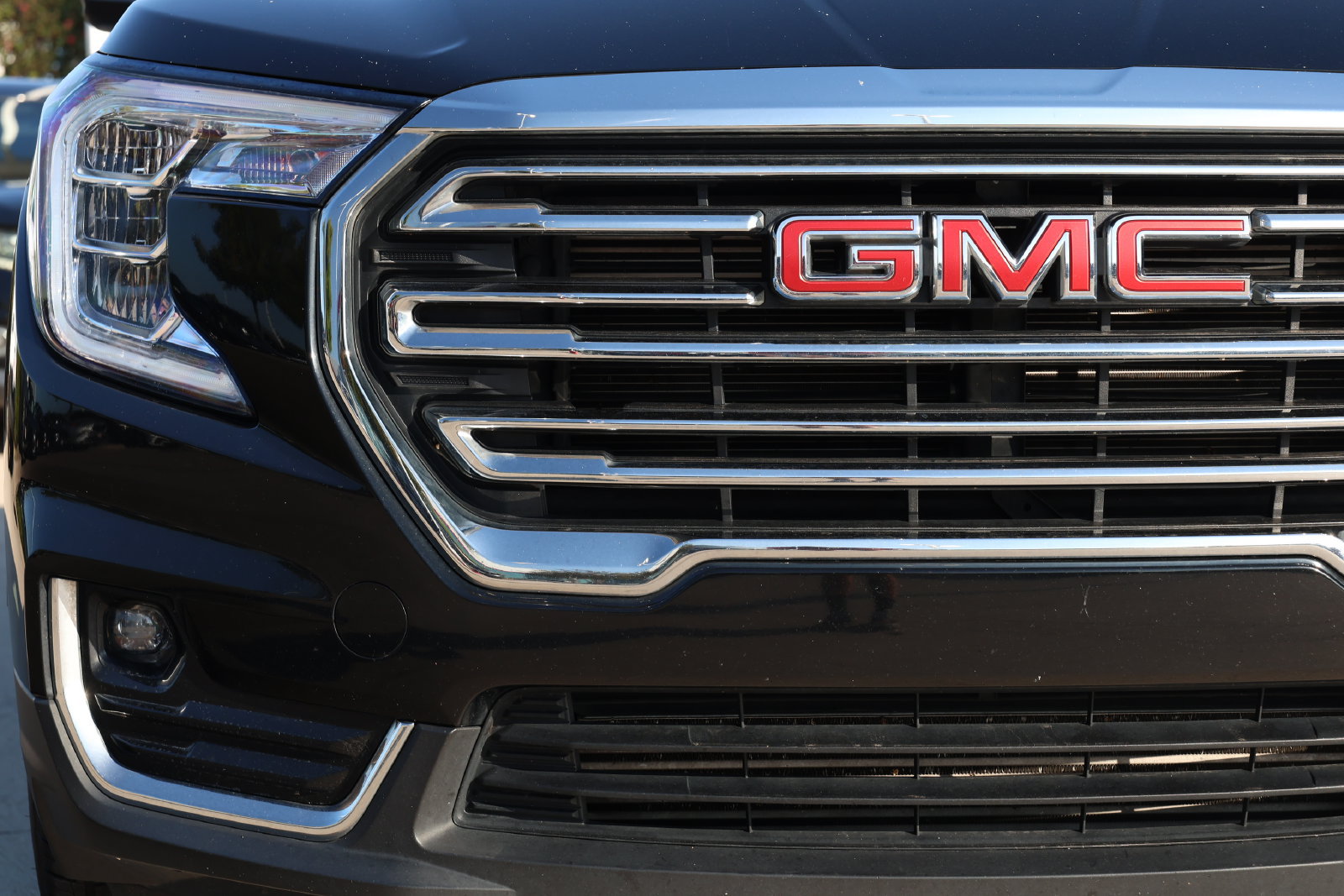 Used 2024 GMC Terrain SLT AWD/4WD image 10