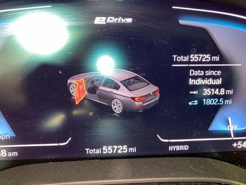 Used 2021 BMW 530e xDrive w/ M Sport Package AWD/4WD image 10