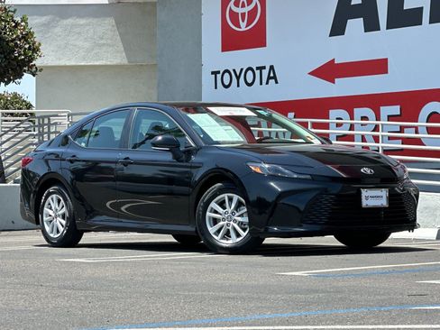 Used 2026 Toyota Camry LE FWD image 8
