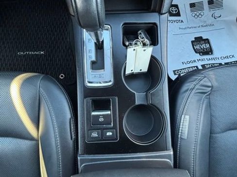 Used 2017 Subaru Outback 2.5i Limited image 20